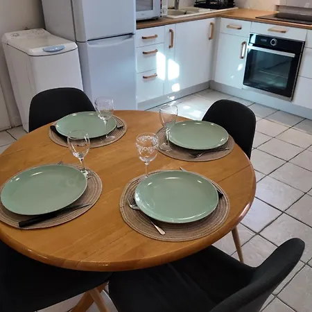 Дом отдыха La Madeleine - 4 Velos Inclus, 200 M, Terrasse Bbq Шатлайон-Плаж