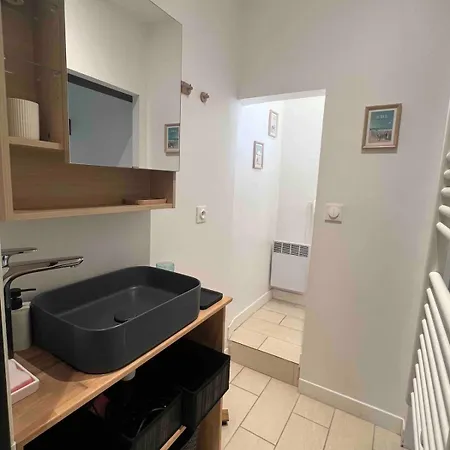 Дом отдыха La Madeleine - 4 Velos Inclus, 200 M, Terrasse Bbq